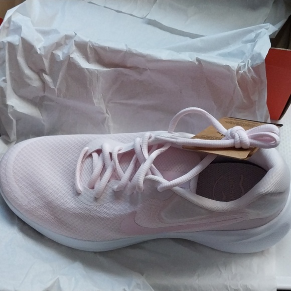 NIKE WOMENS PINK NIKE REVOLUTION 7 - Picture 4 of 8